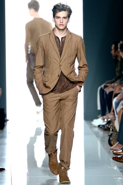 Look 14